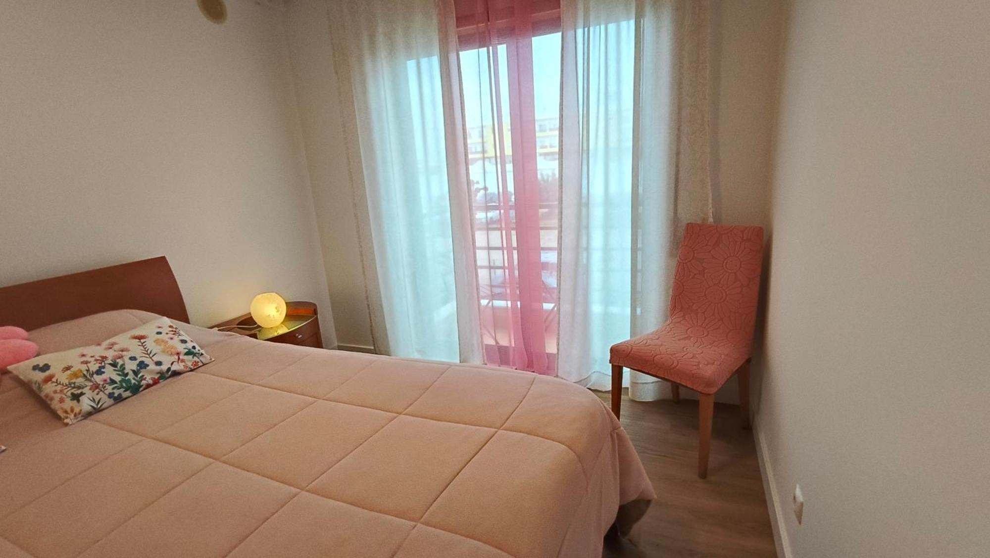 Privatunterkunft Rooms_Heart Apartment *